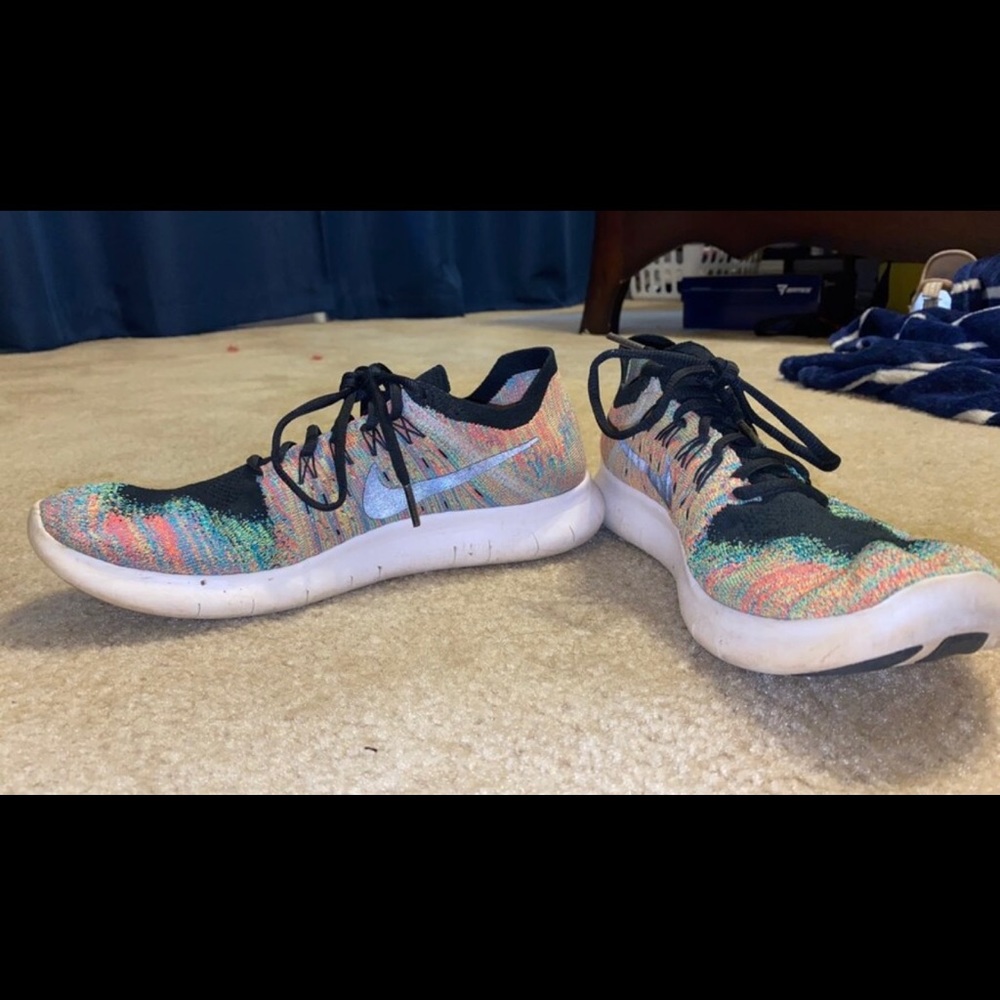 Shoes - Picture 3 of 4